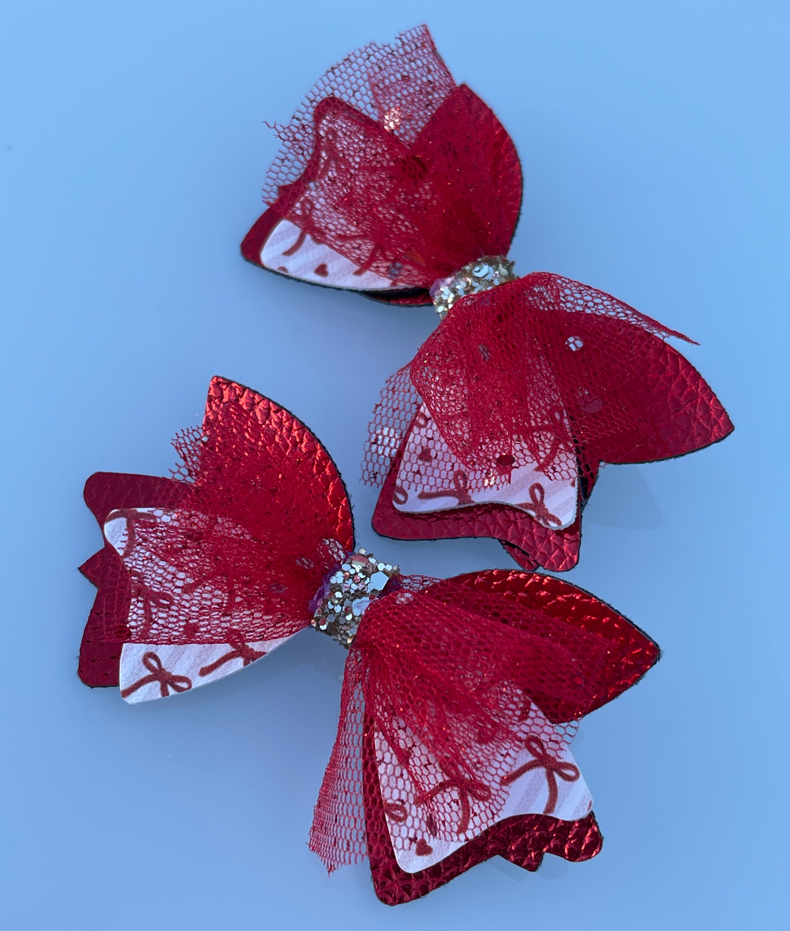 Red Detail Bow Set