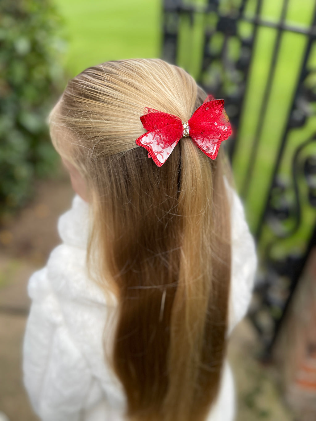 Red Detail Bow Single