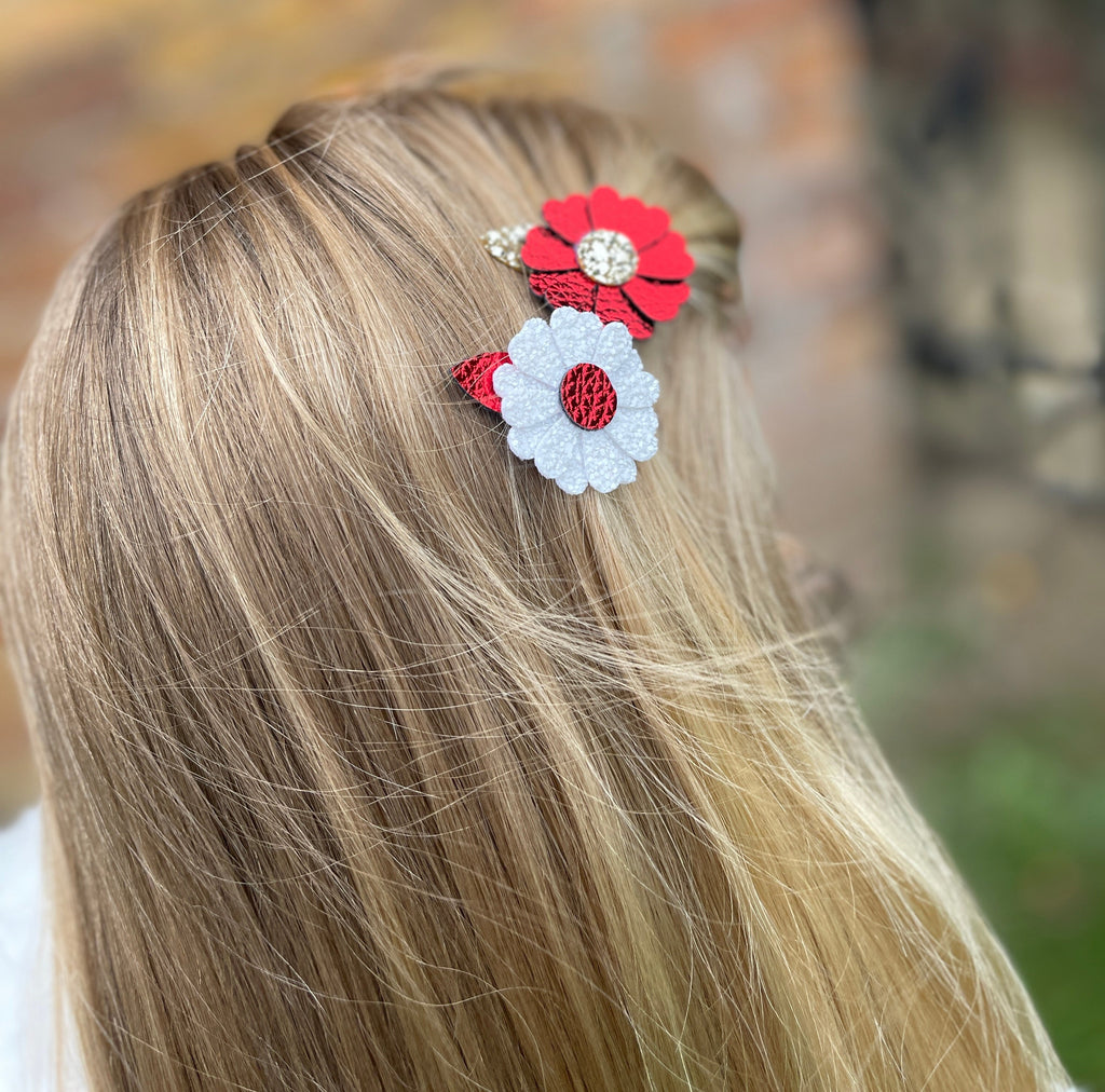 White- Mini Flower Detail Clip