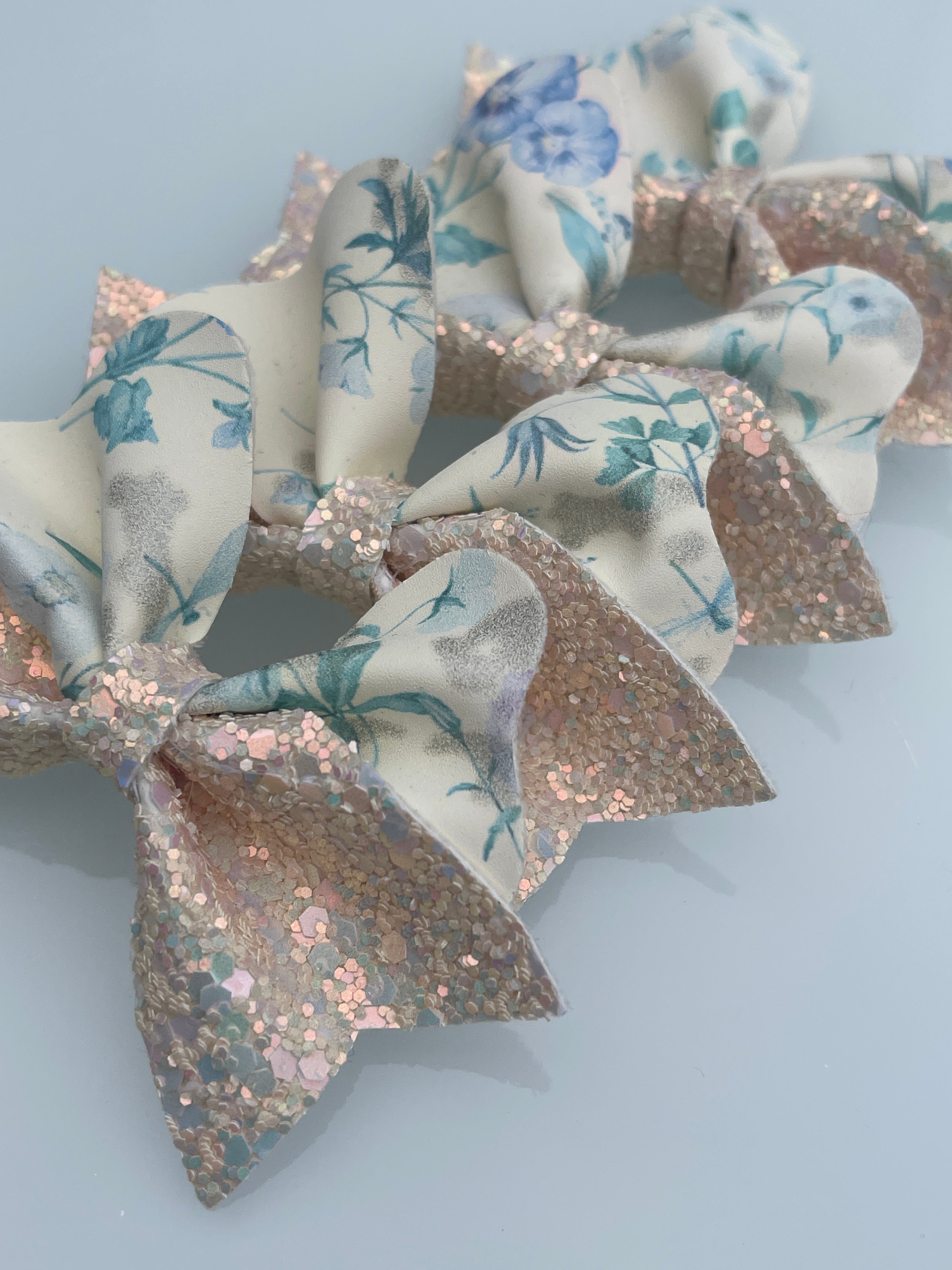 Single Glitter Double Detail Bow