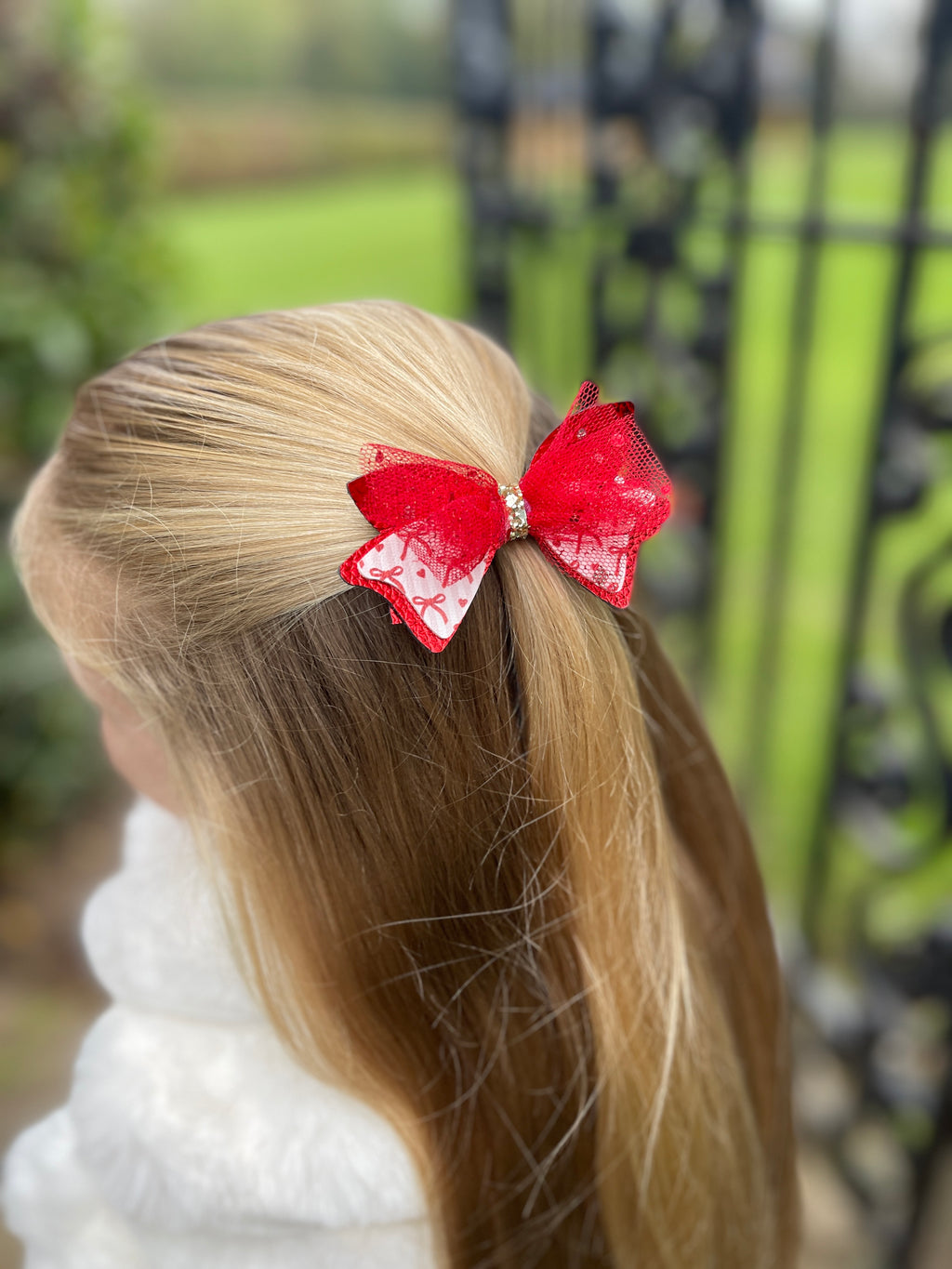 Red Detail Bow Single