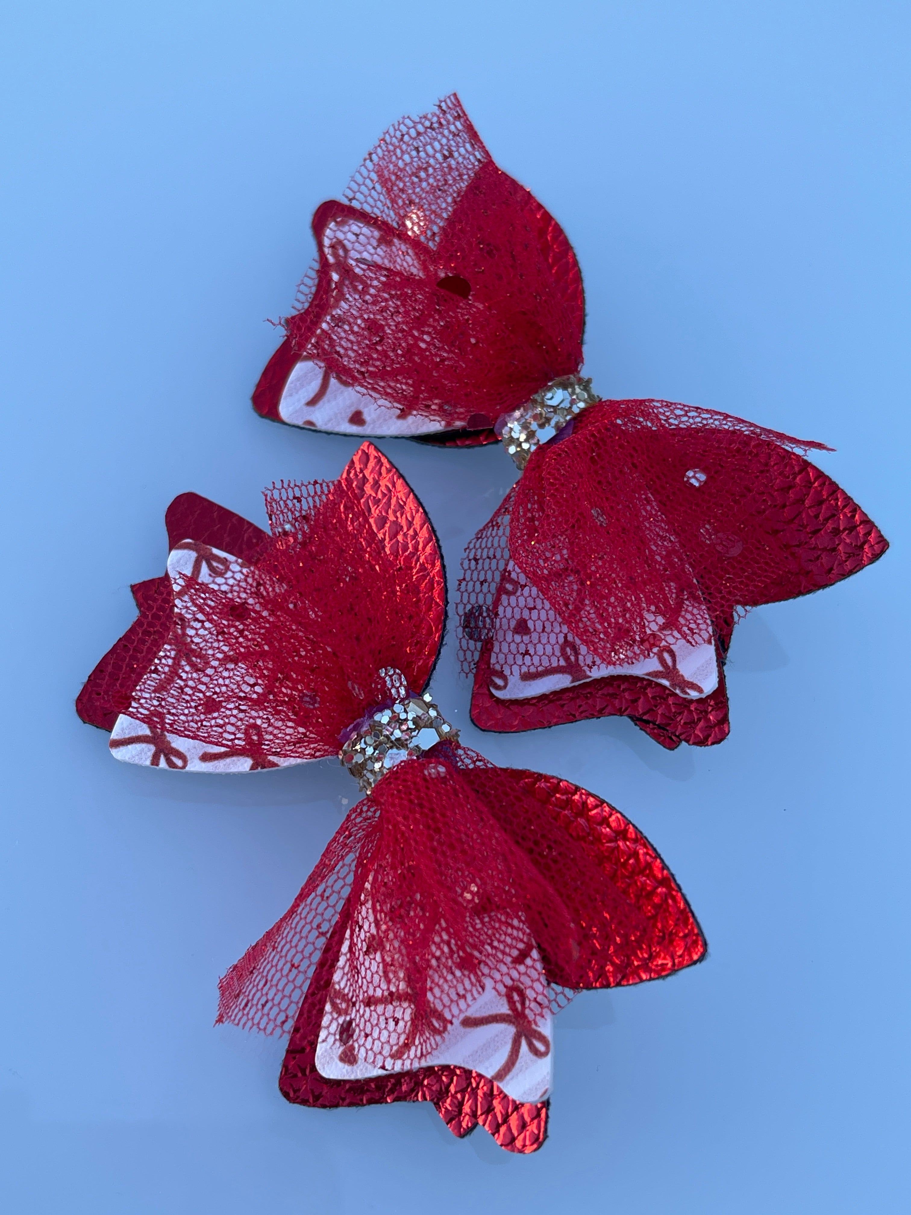 Red Detail Bow Set