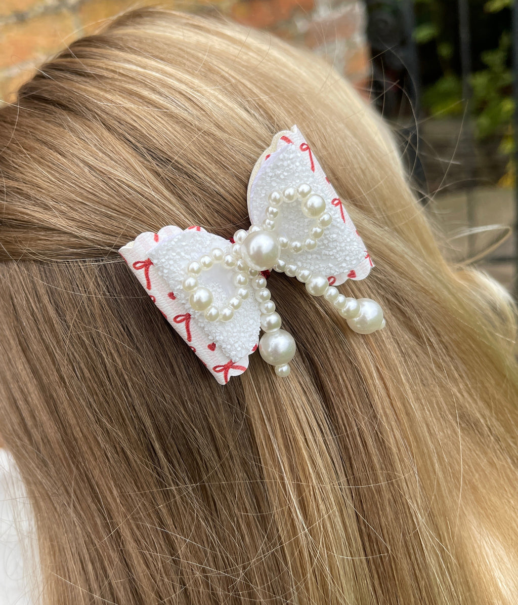 Pearl Bow Clip- Single