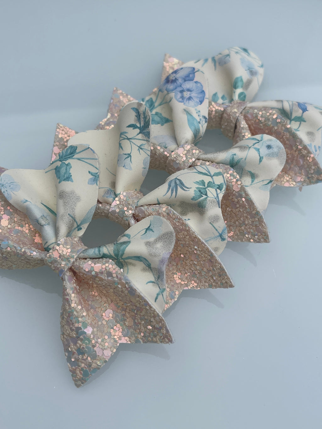 Single Glitter Double Detail Bow