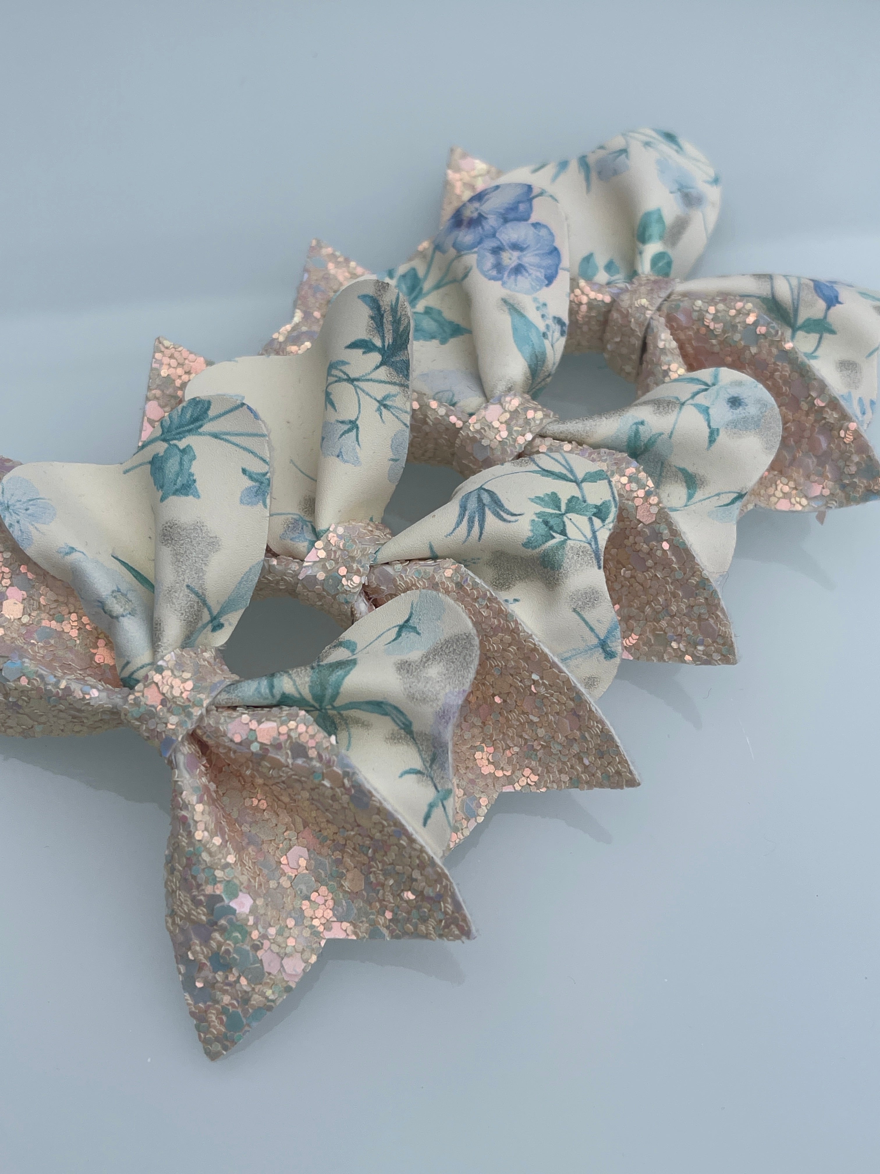 Single Glitter Double Detail Bow