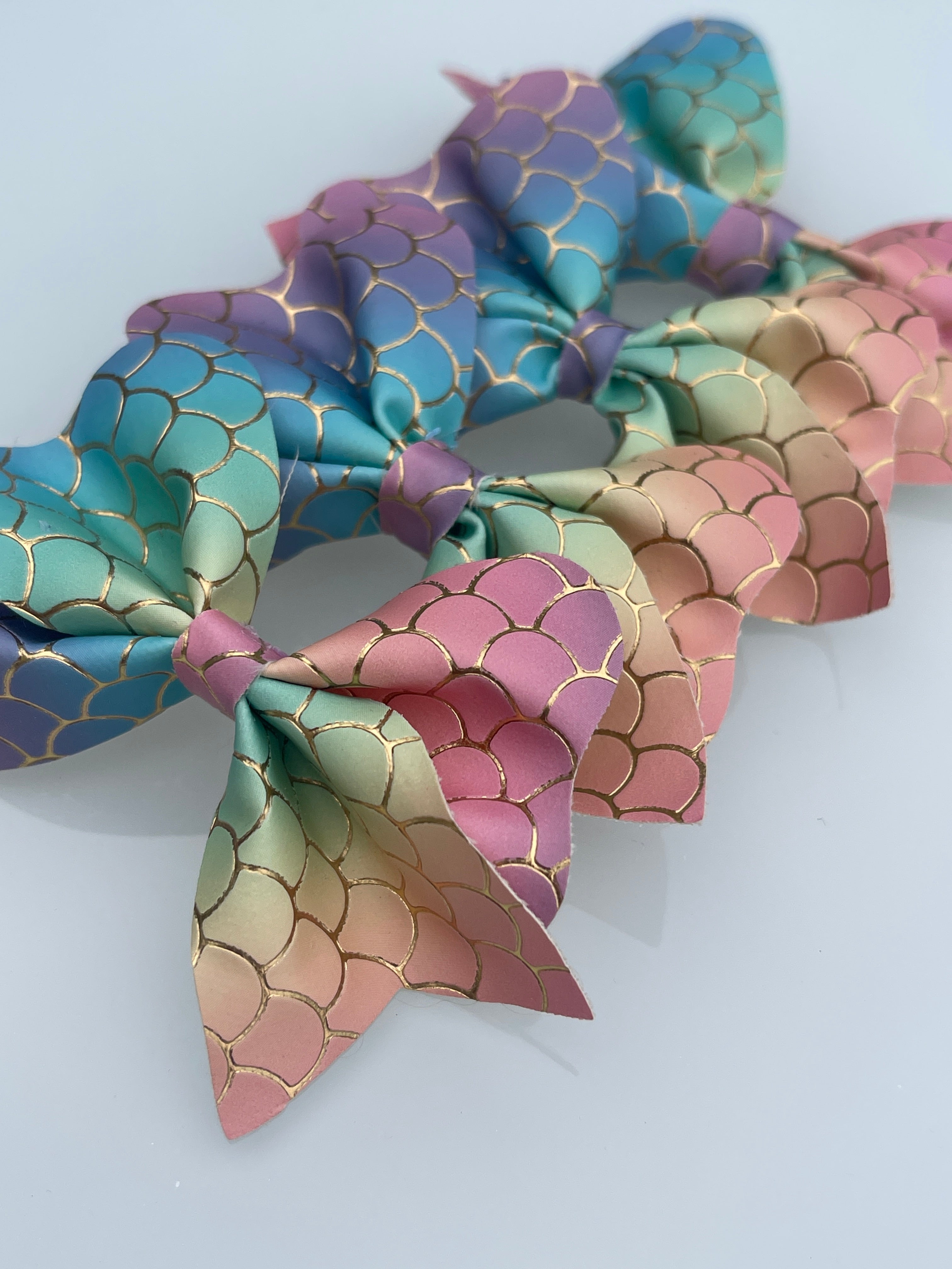 Rainbow Scale Bow Set